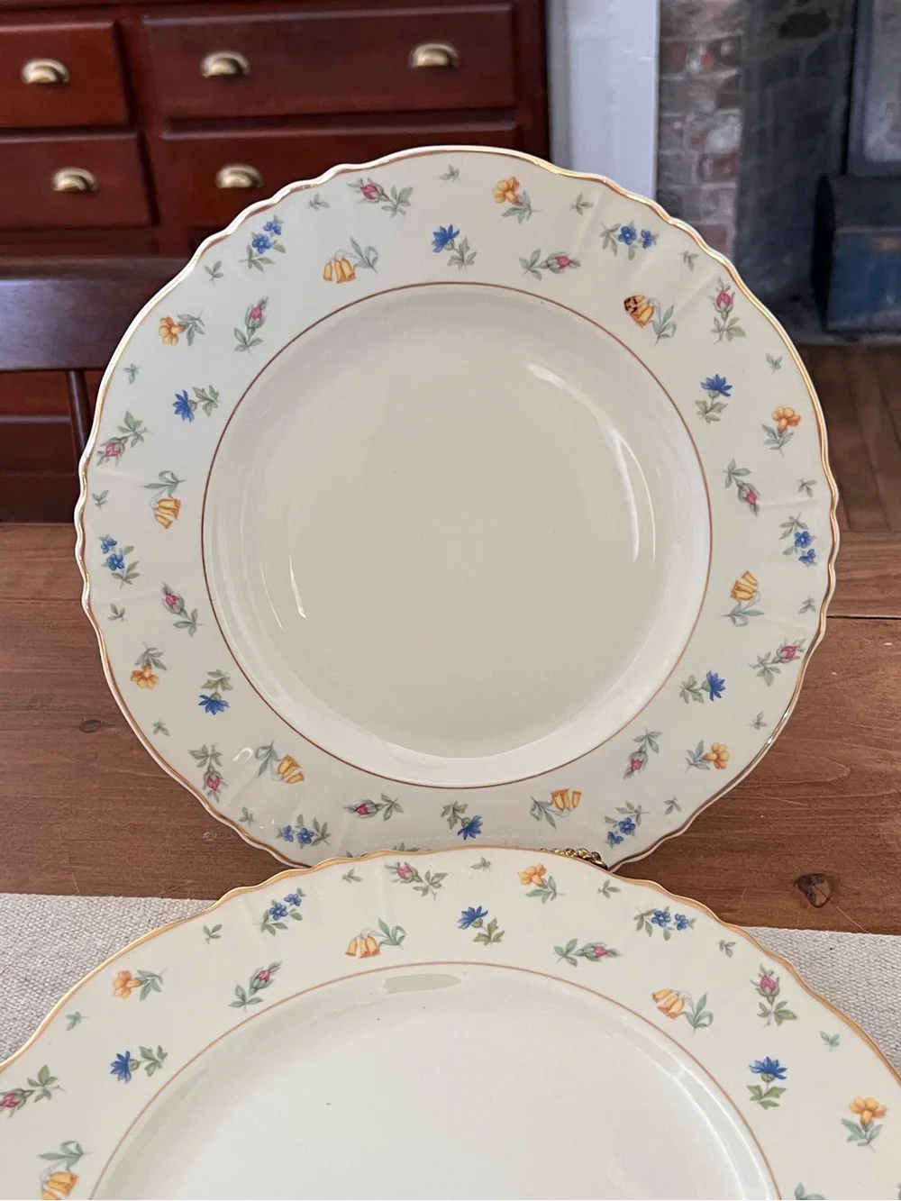 4 Syracuse China Suzanne Federal Shape Dinner Plates Floral Gold Rim 10.5”